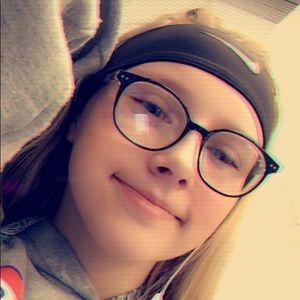 Meet your Posher, Candice